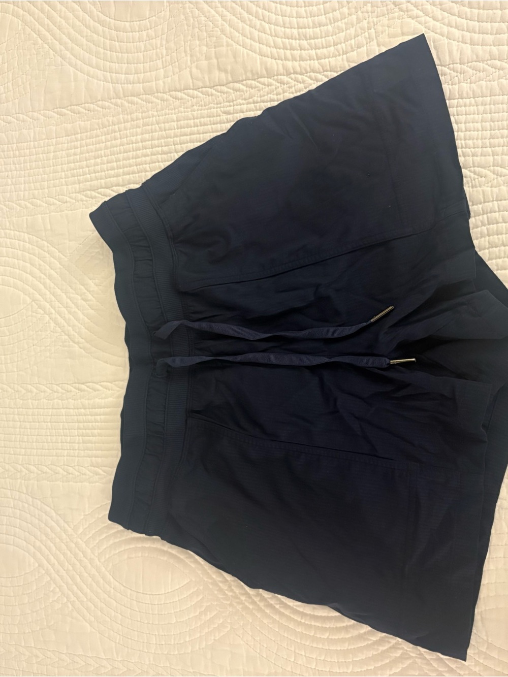 Lululemon Women's Navy Drawstring Casual Shorts dance studio high rise, 3.5”